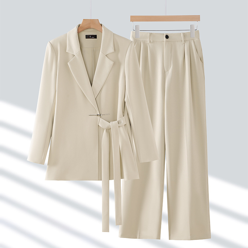 Conjunto de traje de alta gama - High End Women'S Formal Wear reseña y precio